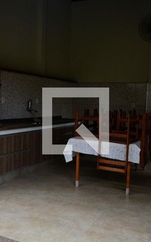Casa à venda com 200m², 3 quartos e 3 vagas Casa à venda com 200m², 3 quartos e 3 vagasÁrea Externa