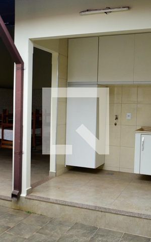 Casa à venda com 200m², 3 quartos e 3 vagas Casa à venda com 200m², 3 quartos e 3 vagasÁrea Externa