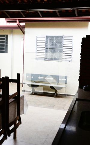 Casa à venda com 200m², 3 quartos e 3 vagas Casa à venda com 200m², 3 quartos e 3 vagasÁrea Externa