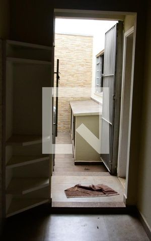 Casa à venda com 200m², 3 quartos e 3 vagas Casa à venda com 200m², 3 quartos e 3 vagasÁrea Externa