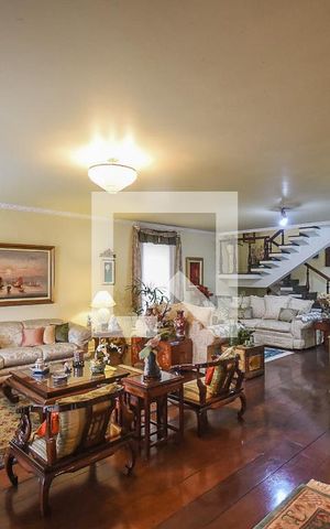 Casa à venda com 519m², 4 quartos e 4 vagas Casa à venda com 519m², 4 quartos e 4 vagasSala 1