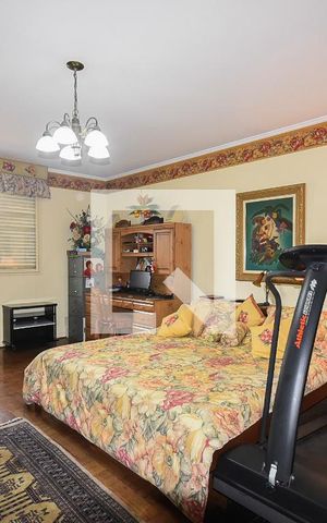 Casa à venda com 519m², 4 quartos e 4 vagas Casa à venda com 519m², 4 quartos e 4 vagasQuarto 1