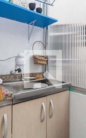 Apartamento à venda com 70m², 2 quartos e sem vagaCozinha e Área de Serviço