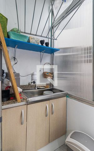 Apartamento à venda com 70m², 2 quartos e sem vagaCozinha e Área de Serviço
