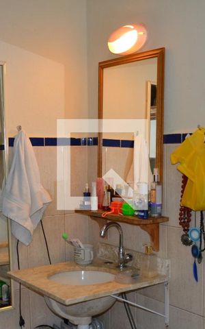 Casa à venda com 235m², 4 quartos e 2 vagasBanheiro