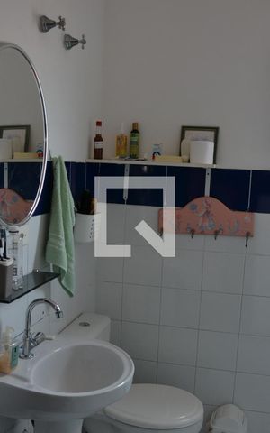 Casa à venda com 235m², 4 quartos e 2 vagasBanheiro