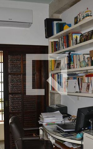 Casa à venda com 235m², 4 quartos e 2 vagasSuite 2