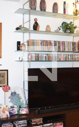 Casa à venda com 235m², 4 quartos e 2 vagasSala