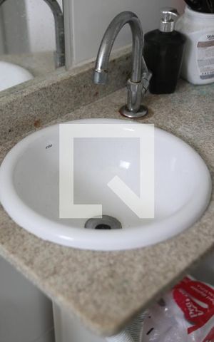 Apartamento para alugar com 68m², 2 quartos e 1 vagaBanheiro social