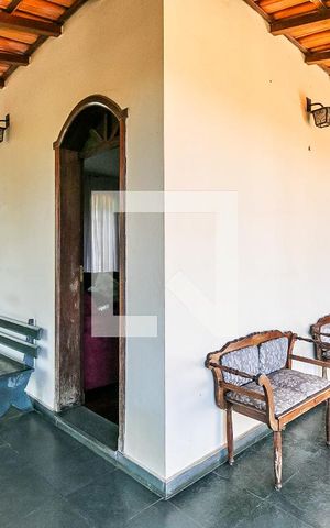 Casa à venda com 315m², 3 quartos e 8 vagas Casa à venda com 315m², 3 quartos e 8 vagasVaranda