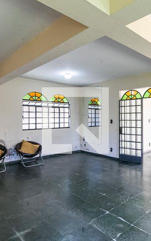 Casa à venda com 315m², 3 quartos e 8 vagas Casa à venda com 315m², 3 quartos e 8 vagasÁrea comum
