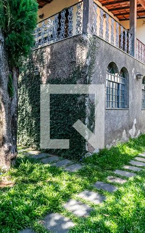 Casa à venda com 315m², 3 quartos e 8 vagas Casa à venda com 315m², 3 quartos e 8 vagasEntrada
