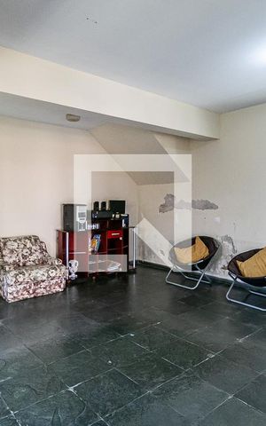 Casa à venda com 315m², 3 quartos e 8 vagas Casa à venda com 315m², 3 quartos e 8 vagasÁrea comum