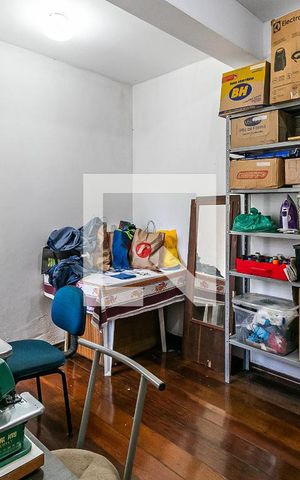 Casa à venda com 315m², 3 quartos e 8 vagas Casa à venda com 315m², 3 quartos e 8 vagasQuarto de Serviço