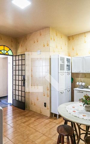 Casa à venda com 315m², 3 quartos e 8 vagas Casa à venda com 315m², 3 quartos e 8 vagasCozinha