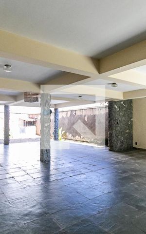 Casa à venda com 315m², 3 quartos e 8 vagas Casa à venda com 315m², 3 quartos e 8 vagasGaragem