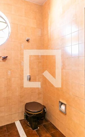 Casa à venda com 315m², 3 quartos e 8 vagas Casa à venda com 315m², 3 quartos e 8 vagasBanheiro da Suíte
