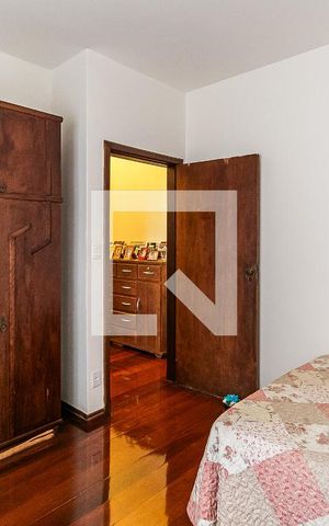 Casa à venda com 315m², 3 quartos e 8 vagas Casa à venda com 315m², 3 quartos e 8 vagasQuarto 1