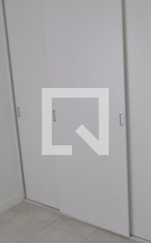 Apartamento para alugar com 60m², 3 quartos e sem vagaCloset