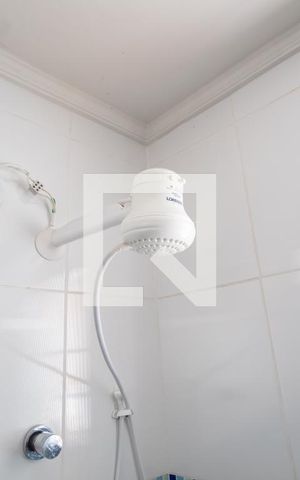 Casa à venda com 200m², 3 quartos e 2 vagas Casa à venda com 200m², 3 quartos e 2 vagasBanheiro da Suíte 2