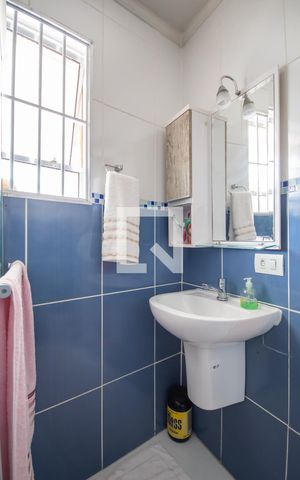 Casa à venda com 200m², 3 quartos e 2 vagas Casa à venda com 200m², 3 quartos e 2 vagasBanheiro da Suíte 2
