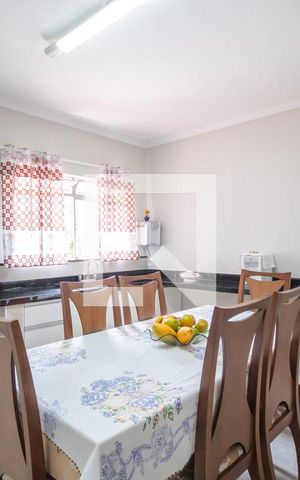 Casa à venda com 200m², 3 quartos e 2 vagas Casa à venda com 200m², 3 quartos e 2 vagasCozinha