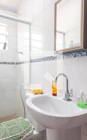 Casa à venda com 200m², 3 quartos e 2 vagas Casa à venda com 200m², 3 quartos e 2 vagasBanheiro da Suíte 1