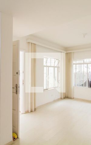 Casa à venda com 125m², 3 quartos e 2 vagasSala