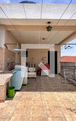 Casa à venda com 270m², 3 quartos e 4 vagasÁrea de Serviço