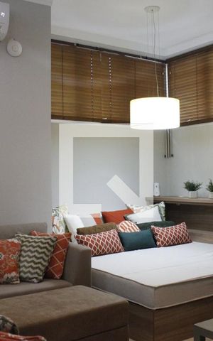 Casa de condomínio à venda com 1000m², 5 quartos e 6 vagasSala de TV