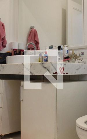 Casa de condomínio à venda com 1000m², 5 quartos e 6 vagasBanheiro da Suíte 2