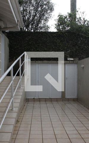 Casa de condomínio à venda com 1000m², 5 quartos e 6 vagasÁrea de Serviço