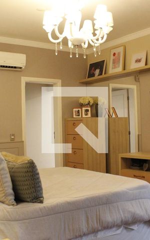 Casa de condomínio à venda com 1000m², 5 quartos e 6 vagasSuíte Master