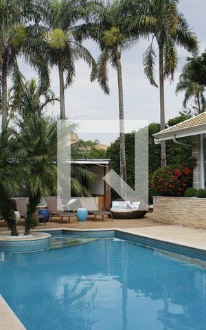 Casa de condomínio à venda com 1000m², 5 quartos e 6 vagasÁrea da Piscina 