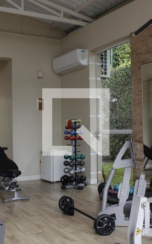 Casa de condomínio à venda com 1000m², 5 quartos e 6 vagasAcademia