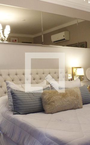 Casa de condomínio à venda com 1000m², 5 quartos e 6 vagasSuíte Master