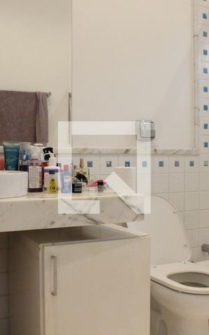 Casa de condomínio à venda com 1000m², 5 quartos e 6 vagasBanheiro da Suíte 2