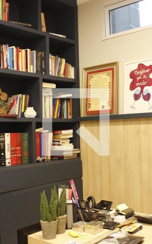 Casa de condomínio à venda com 1000m², 5 quartos e 6 vagasEscritório