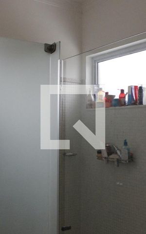 Casa de condomínio à venda com 1000m², 5 quartos e 6 vagasBanheiro da Suíte Master