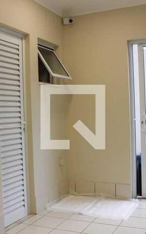 Casa de condomínio à venda com 1000m², 5 quartos e 6 vagasÁrea de Serviço