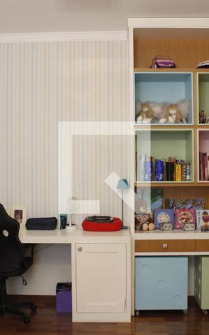 Casa de condomínio à venda com 1000m², 5 quartos e 6 vagasSuíte 2