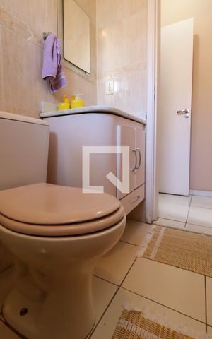 Casa à venda com 170m², 3 quartos e 2 vagas Casa à venda com 170m², 3 quartos e 2 vagasBanheiro suite