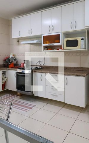 Casa à venda com 170m², 3 quartos e 2 vagas Casa à venda com 170m², 3 quartos e 2 vagasCozinha