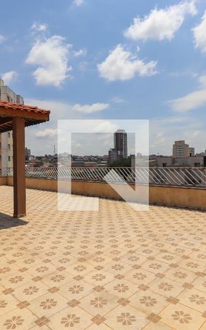 Casa à venda com 170m², 3 quartos e 2 vagas Casa à venda com 170m², 3 quartos e 2 vagasTerraço