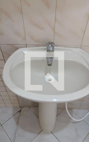 Casa para alugar com 104m², 2 quartos e 2 vagasBanheiro da Suíte