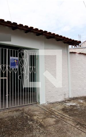 Casa para alugar com 104m², 2 quartos e 2 vagasFachada