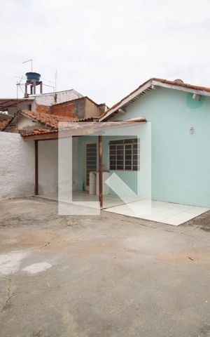 Casa para alugar com 104m², 2 quartos e 2 vagasÁrea Externa