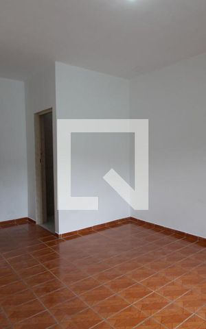 Casa para alugar com 104m², 2 quartos e 2 vagasSuíte