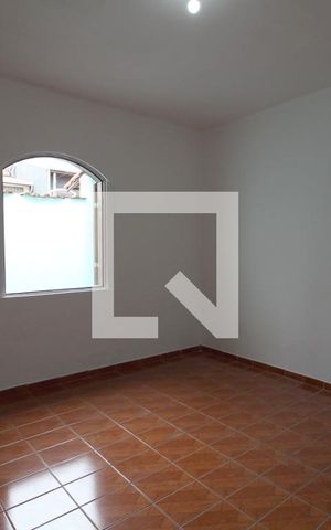 Casa para alugar com 104m², 2 quartos e 2 vagasSuíte