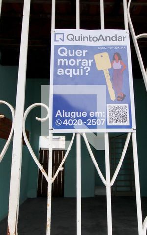 Casa para alugar com 104m², 2 quartos e 2 vagasFachada